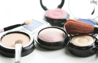 英倫風(fēng)潮 從經(jīng)典護(hù)膚到創(chuàng)新彩妝，英國(guó)美妝與衛(wèi)生用品全解析